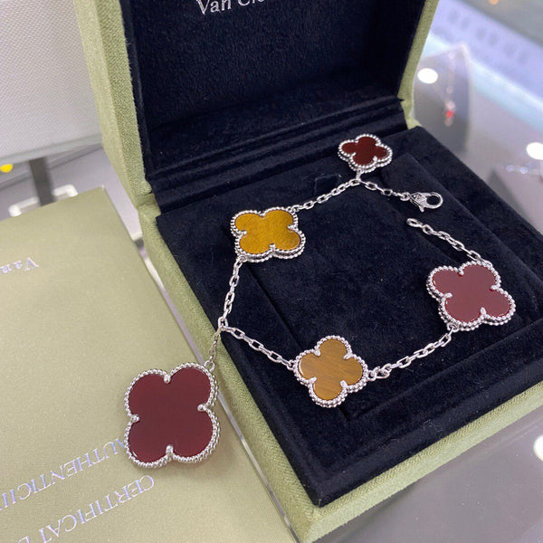<CHIBA>CLOVER 5 MOTIFS CARNELIAN TIGER EYE BRACELET