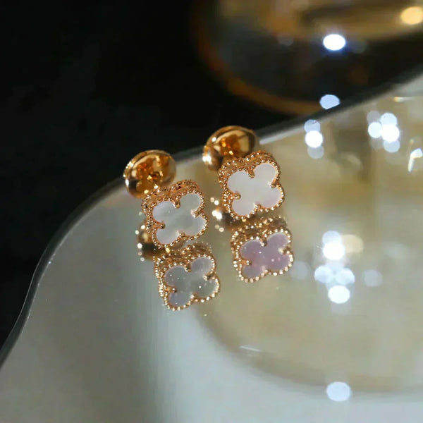 <CHIBA>CLOVER MINI 9.5MM WHITE MOP EARRINGS