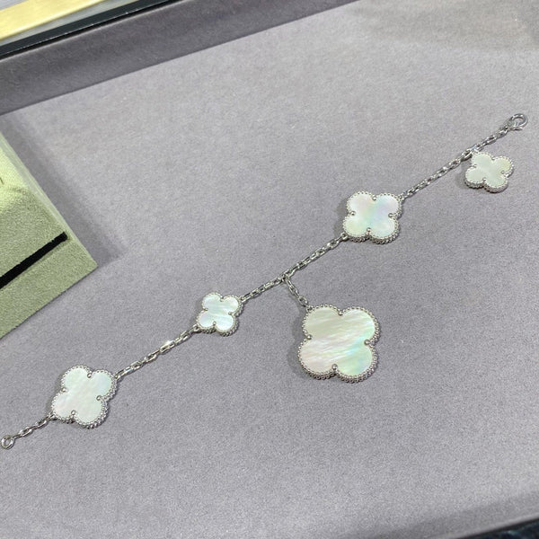 <CHIBA>CLOVER 5 MOTIF WHITE MOP  BRACELET