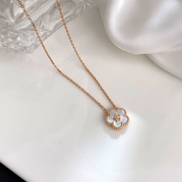<CHIBA>LUCKY  WHITE MOP  PLUM BLOSSOM NECKLACE