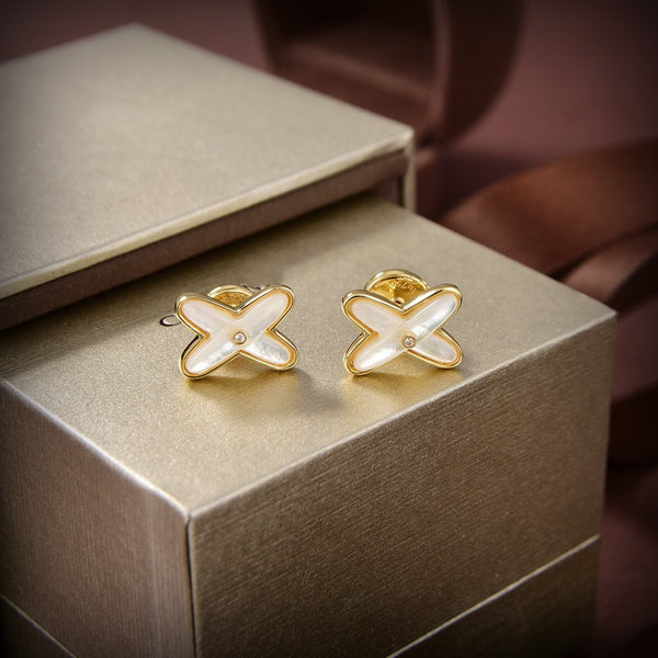 <CHIBA>JEUX DE WHITE MOP GOLD DIAMOND EARRINGS